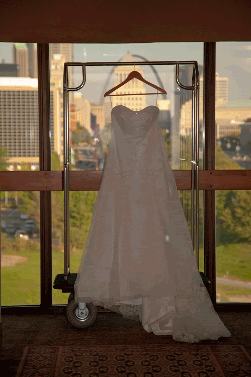 Name:  Dress_2.gif
Views: 24
Size:  335.3 KB