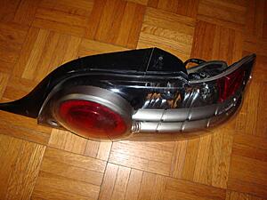 FS: Passenger side taillight-dsc00962.jpg