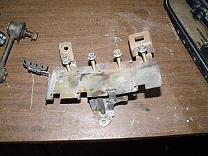 WTB: OEM Ignition Coil bracket-dscf0231.jpg