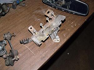 WTB: OEM Ignition Coil bracket-dscf0232.jpg