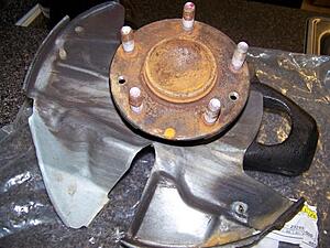 WTS - Front Passenger HUB Assembly - USED-100_3675.jpg