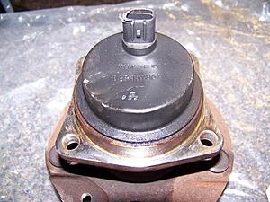 WTS - Front Passenger HUB Assembly - USED-100_3679.jpg
