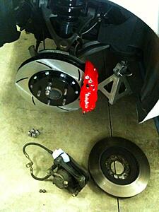 DIY: RacingBrake 4-pot caliper &amp; 2-pc rotor front brake kit-teamracingbrake2010.jpg