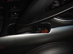E-brake "cover" broken-dsc09909.jpg